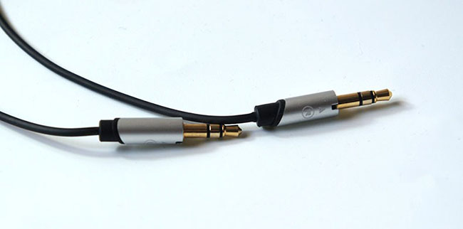 هدفون قدرتمند بیوُو Beevo Dynamic Stereo Portable Headset | BV-HM810
