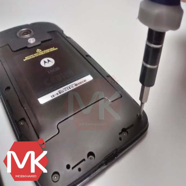 باتری Motorola Moto G 1st battery مرحله 1